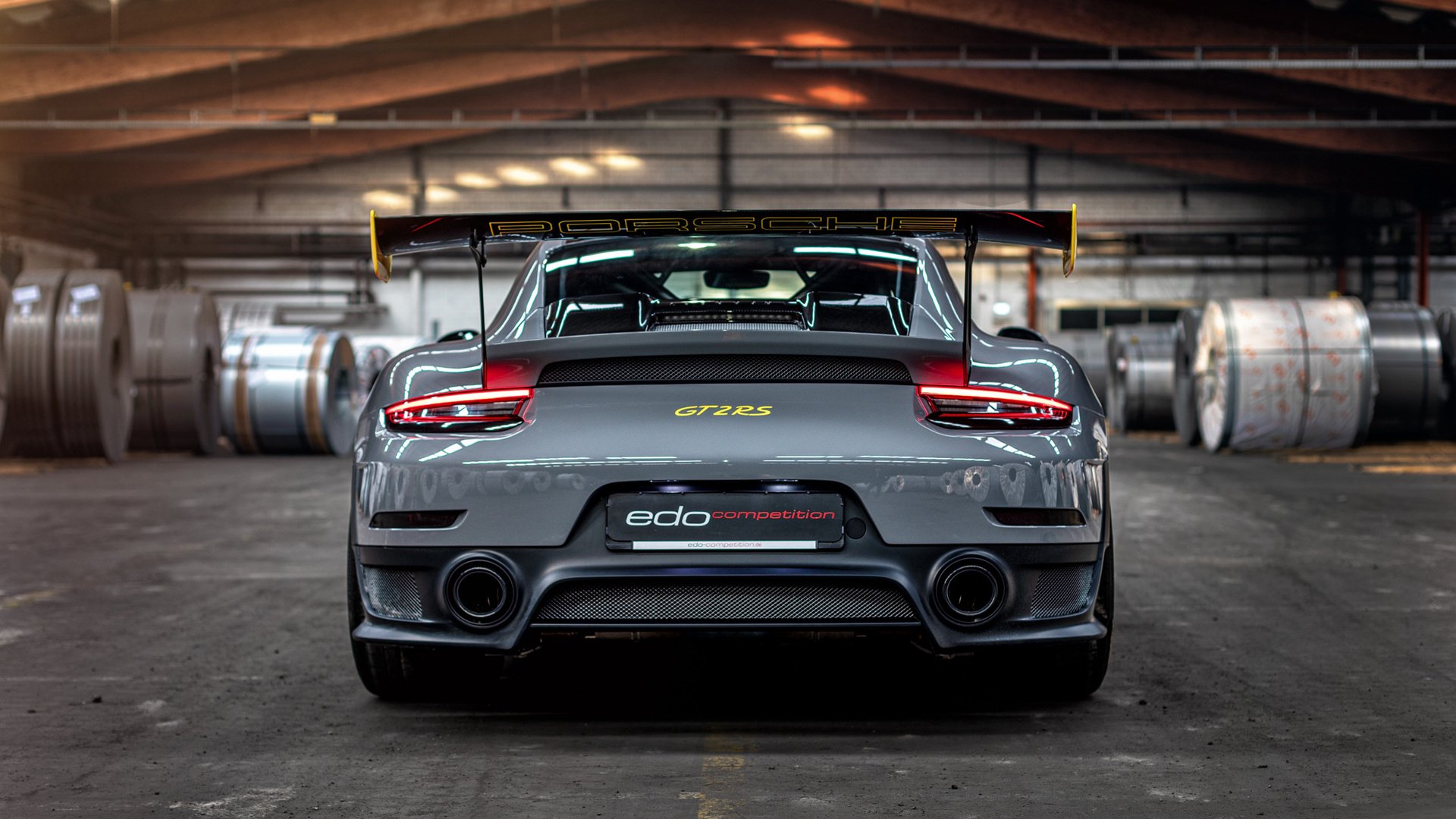 都灵运用背身点结合持续渗透防线