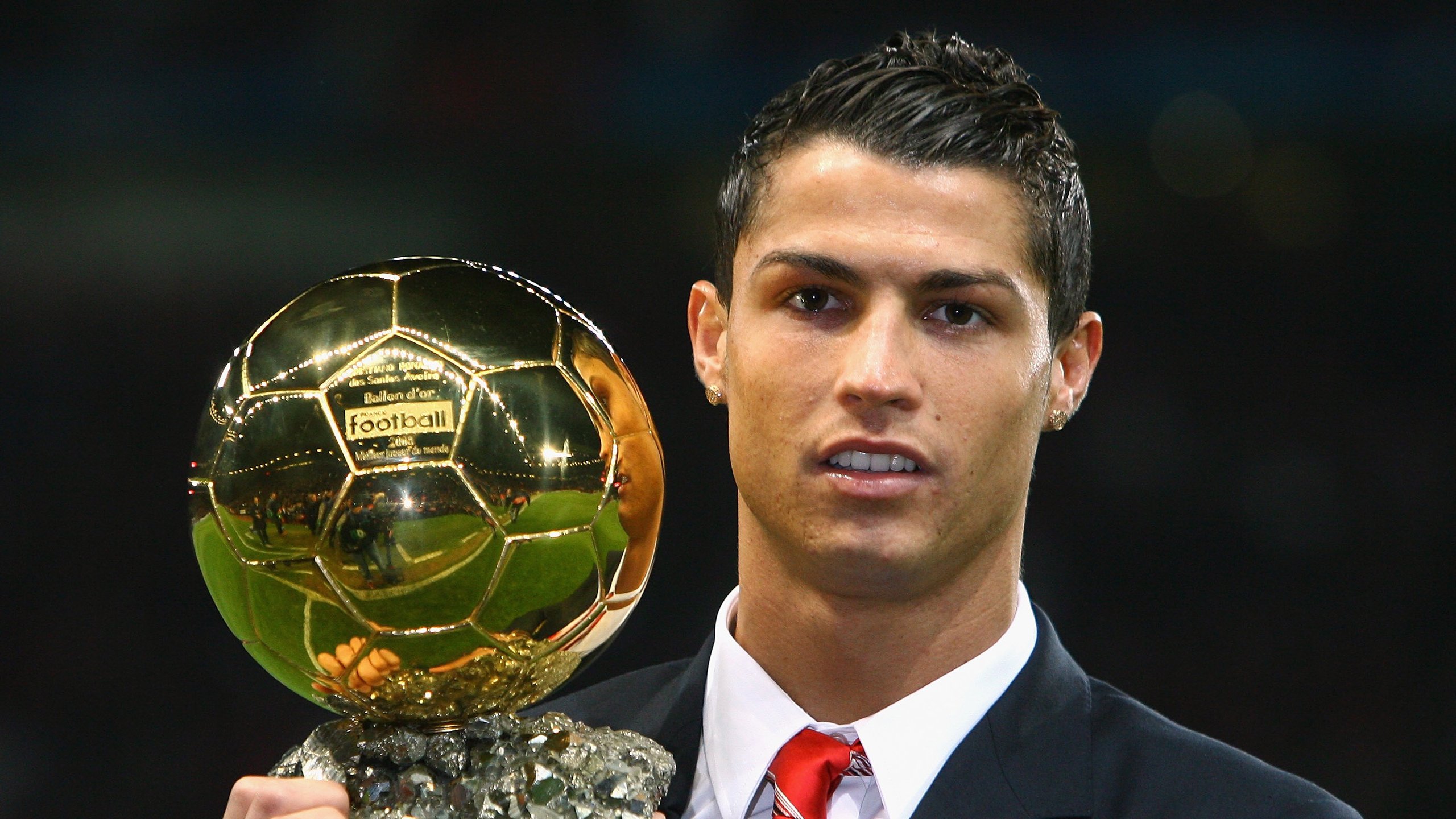 “萨尔·巴赫：南非橄榄球未来的希望，冠军梦的追求”